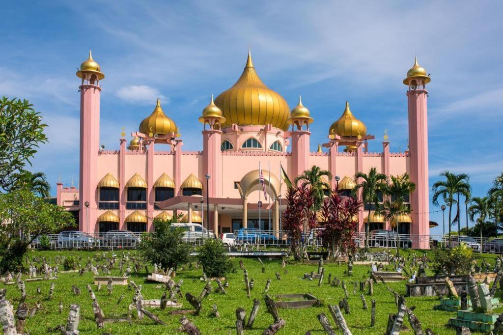 Hotel Hung Hung Kuching Exterior foto