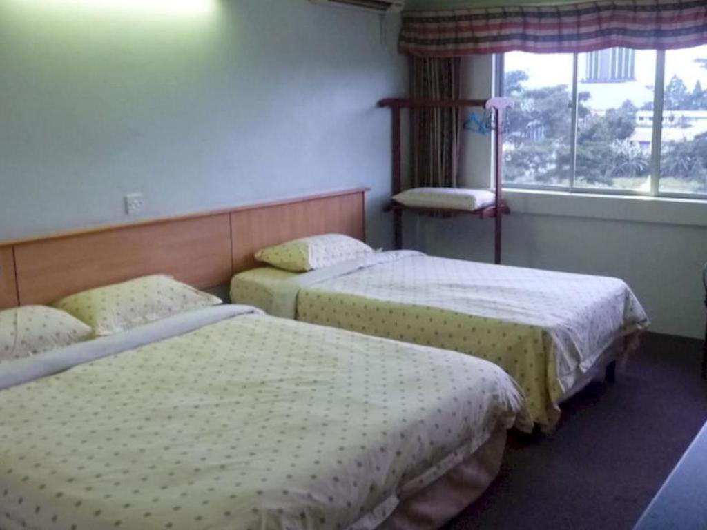 Hotel Hung Hung Kuching Exterior foto