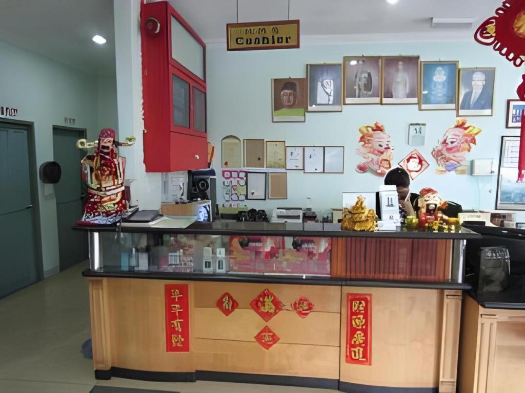 Hotel Hung Hung Kuching Exterior foto