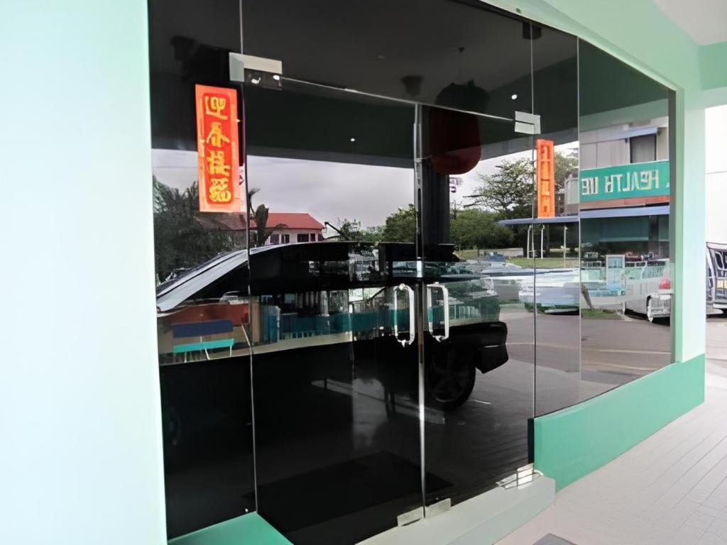 Hotel Hung Hung Kuching Exterior foto
