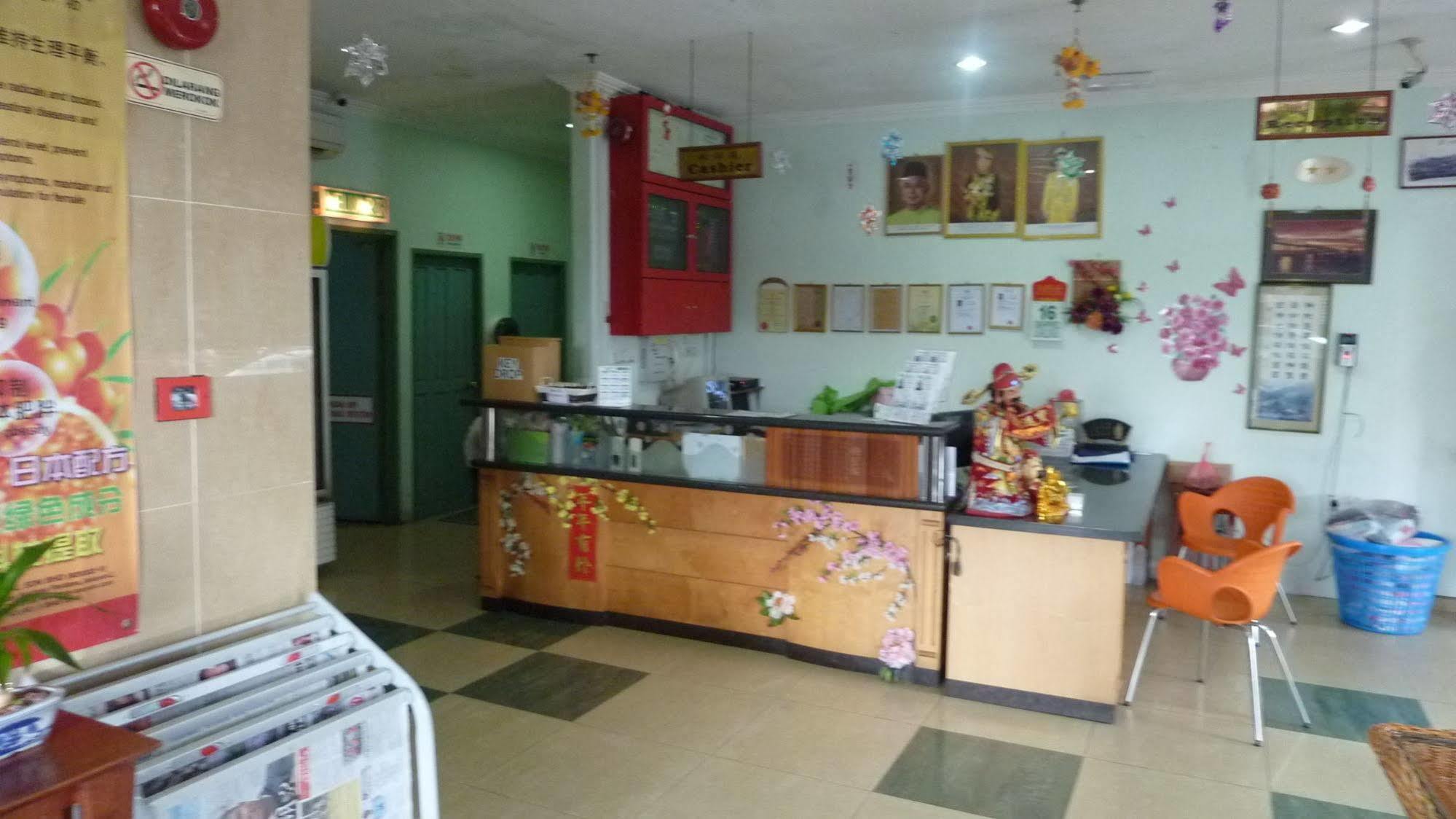 Hotel Hung Hung Kuching Exterior foto